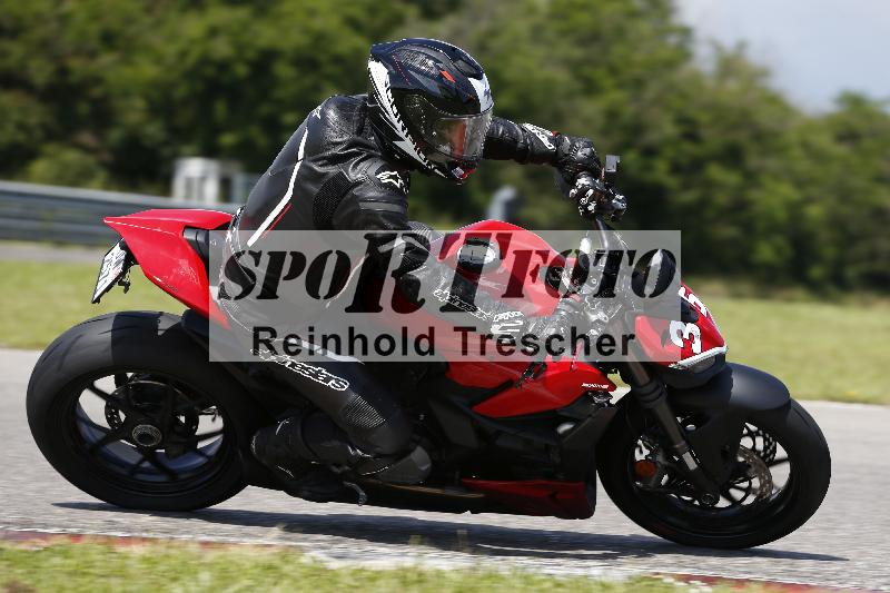 /Archiv-2024/29 12.06.2024 MOTO.CH Track Day ADR/Gruppe blau/35